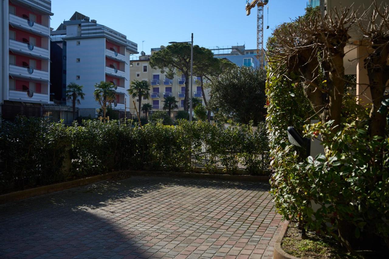 Appartamenti Villa Paola-Pochi Passi Dal Mare-Zona Piazza Aurora-Lido Di Jesolo Exterior foto
